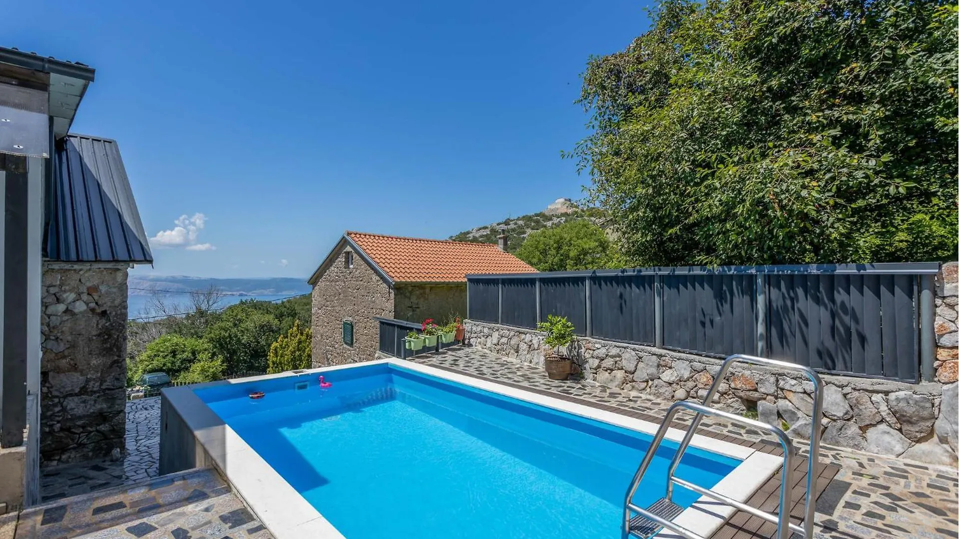 別荘 Cozy Home In Bater With House Sea View